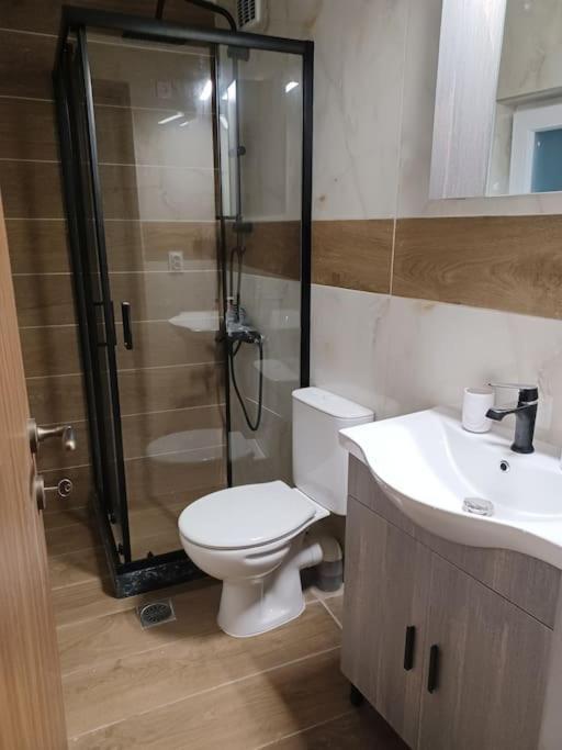 Petite Suite With Backyard. Мітіліні Екстер'єр фото