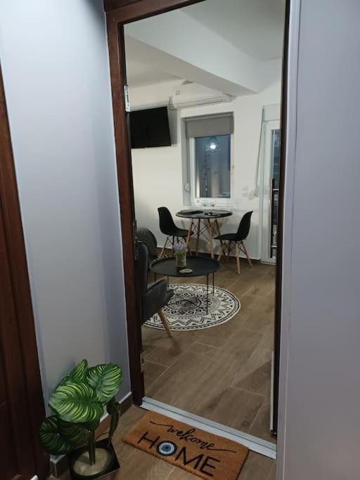 Petite Suite With Backyard. Мітіліні Екстер'єр фото